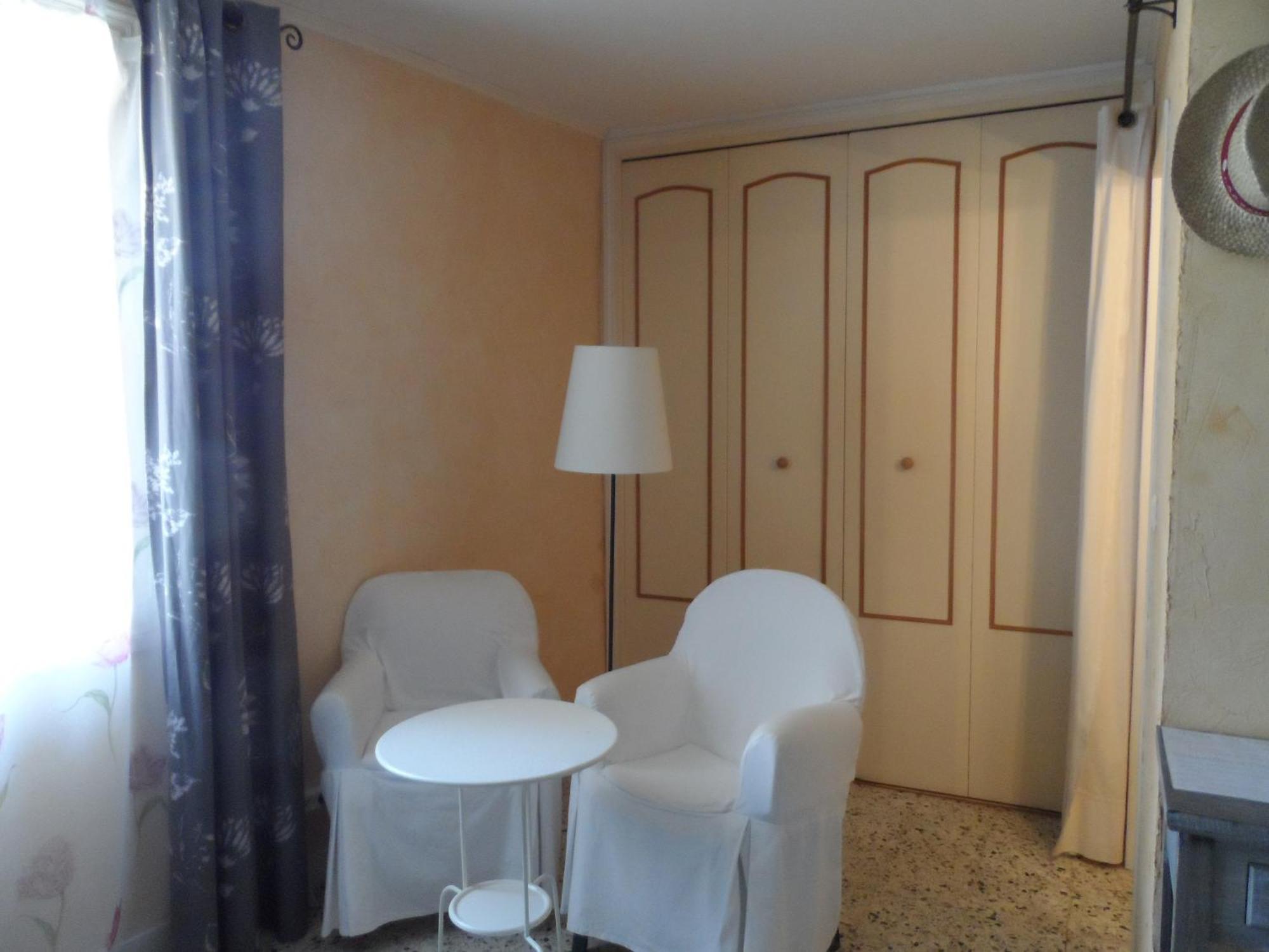 Clos Mazerolles Cruzy Quarto foto